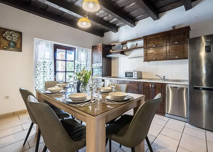 Prázdninový dům Suko An Near The Sea