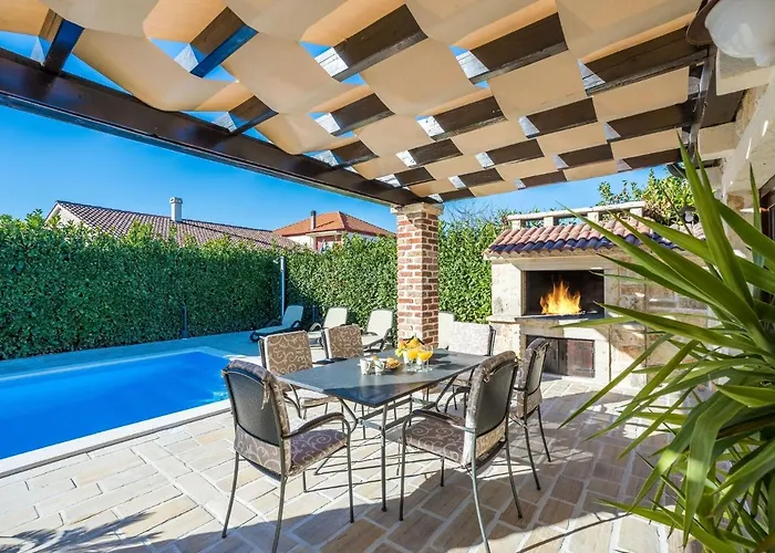 Suko An Near The Sea Sukošan